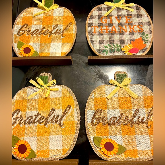 Autumn Decor (Four total plaque signs) - Picture 1 of 5